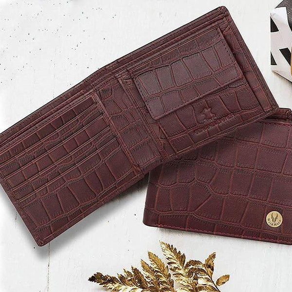 Precisely stitched leather wallet - WILDHORN