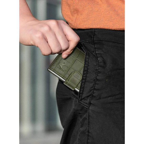 ARNOLD RFID Protected Leather Card Holder for Men - WILDHORN