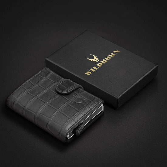 ARNOLD RFID Protected Leather Card Holder for Men - WILDHORN